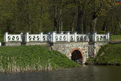 Dawne Prusy Wschodnie. Most przy pałacu w Kwitajnach